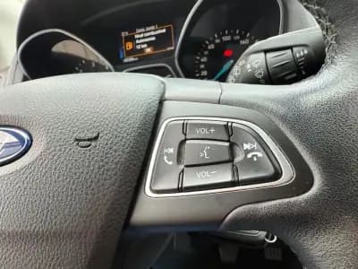 Vendo Ford Focus 2018 - 13850 EUR, 68388 km - AUTO.MOTO.pt