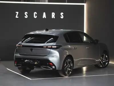 Vendo Peugeot 308 2024 - 26990 EUR, 16000 km - AUTO.MOTO.pt