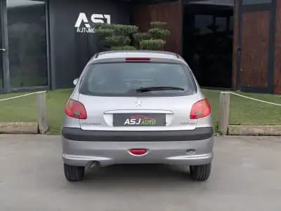 Sell Peugeot 206 2005 - 1750 EUR, 393364 km - AUTO.MOTO.pt