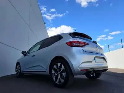 Vendo Renault Clio 2023 - 14900 EUR, 55991 km - AUTO.MOTO.pt