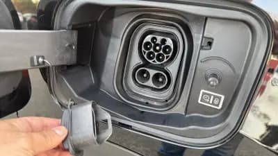 Sell Citroën e-C4 2022 - 20900 EUR, 23500 km - AUTO.MOTO.pt