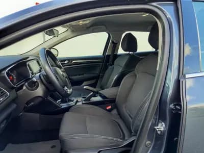 Vendo Renault Mégane 2022 - 14990 EUR, 112100 km - AUTO.MOTO.pt