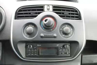 Vendo Renault Kangoo 2019 - 11900 EUR, 135000 km - AUTO.MOTO.pt