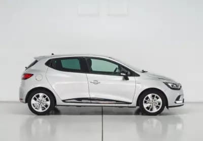 Sell Renault Clio 2016 - 13550 EUR, 109000 km - AUTO.MOTO.pt