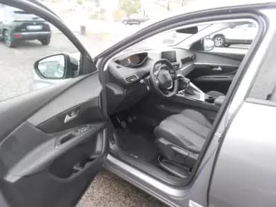 Sell Peugeot 3008 2019 - 19500 EUR, 66067 km - AUTO.MOTO.pt