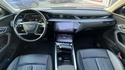 Vendo Audi e-tron 2019 - 27990 EUR, 99000 km - AUTO.MOTO.pt