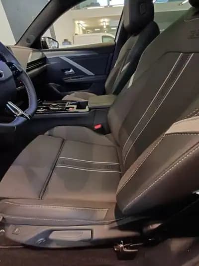 Sell Opel Astra 2023 - 31000 EUR, 11950 km - AUTO.MOTO.pt