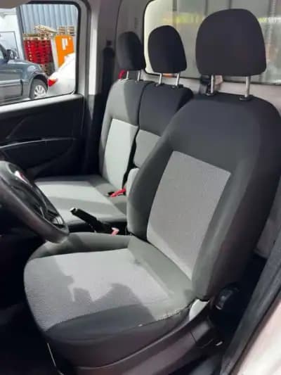 Sell Fiat DOBLO 1.6 D CONTENTOR FRIGORIFICO ( FRIO PARQUE ) 2018 - 13740 EUR, 122500 km - AUTO.MOTO.pt