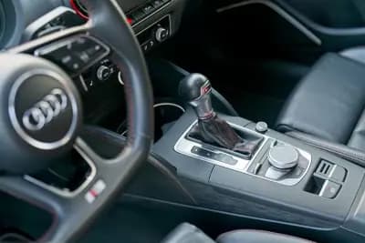 Sell Audi S3 Limousine 2017 - 34990 EUR, 139000 km - AUTO.MOTO.pt