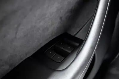 Sell Tesla Model Y 2023 - 37990 EUR, 39034 km - AUTO.MOTO.pt