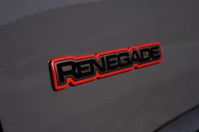Vendo Jeep Renegade 2020 - 27500 EUR, 24000 km - AUTO.MOTO.pt
