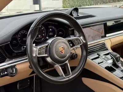 Sell Porsche Panamera Sport Turismo 2018 - 64999 EUR, 128000 km - AUTO.MOTO.pt