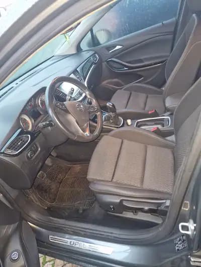 Vendo Opel Astra Sports Tourer 2019 - 10500 EUR, 170740 km - AUTO.MOTO.pt