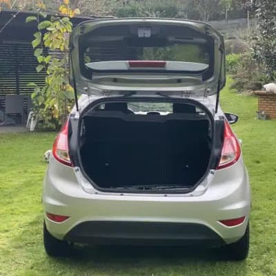 Vendo Ford Fiesta 2014 - 9990 EUR, 137000 km - AUTO.MOTO.pt