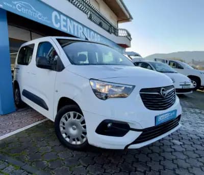 Vendo Opel Combo 2022 - 18450 EUR, 134000 km - AUTO.MOTO.pt