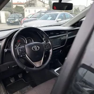 Vendo Toyota Auris Touring Sports 2015 - 11650 EUR, 173000 km - AUTO.MOTO.pt
