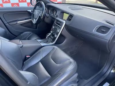 Sell Volvo V60 2015 - 14990 EUR, 184500 km - AUTO.MOTO.pt