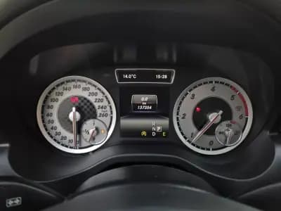 Vendo Mercedes-Benz A 180 2015 - 17990 EUR, 137000 km - AUTO.MOTO.pt