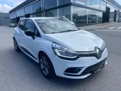 Vendo Renault Clio 2018 - 11850 EUR, 60877 km - AUTO.MOTO.pt