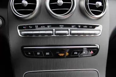 Vendo Mercedes-Benz GLC 300 2020 - 36900 EUR, 148682 km - AUTO.MOTO.pt