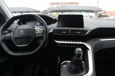 Vendo Peugeot 3008 2018 - 16500 EUR, 205000 km - AUTO.MOTO.pt