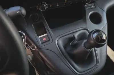 Vendo Peugeot Partner 1.6 BlueHDi Style 2019 - 12500 EUR, 174520 km - AUTO.MOTO.pt