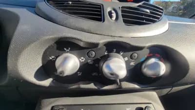 Vendo Renault Twingo 2014 - 4890 EUR, 112000 km - AUTO.MOTO.pt