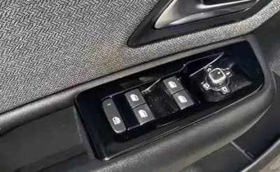 Sell Citroën C5 X 2023 - 17990 EUR, 107130 km - AUTO.MOTO.pt