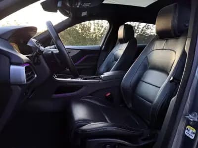 Sell Jaguar F-Pace 2016 - 30999 EUR, 144450 km - AUTO.MOTO.pt