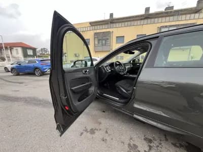 Vendo Volvo XC 60 2020 - 32750 EUR, 141000 km - AUTO.MOTO.pt