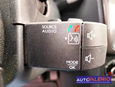 Vendo Dacia Sandero 2019 - 11950 EUR, 52000 km - AUTO.MOTO.pt