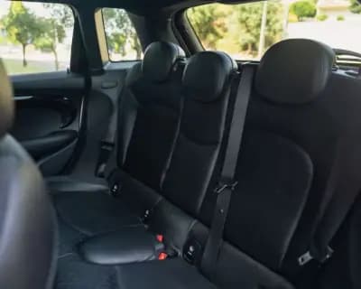 Vendo MINI Cooper 2015 - 19990 EUR, 135300 km - AUTO.MOTO.pt