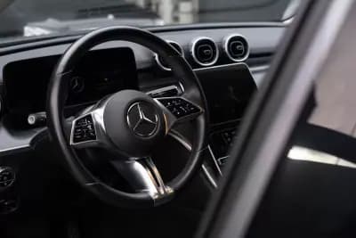 Vendo Mercedes-Benz C 200 2023 - 34900 EUR, 117000 km - AUTO.MOTO.pt