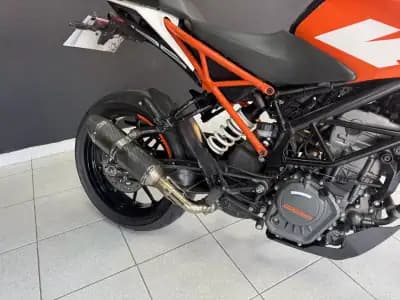 Sell KTM Duke 990 R 2022 - 4800 EUR, 46125 km - AUTO.MOTO.pt