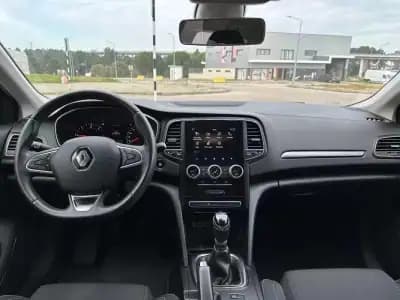 Sell Renault Mégane Sport Tourer 2022 - 17990 EUR, 142667 km - AUTO.MOTO.pt