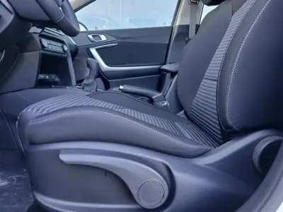 Sell Kia XCeed 2025 - 22950 EUR, 9 km - AUTO.MOTO.pt