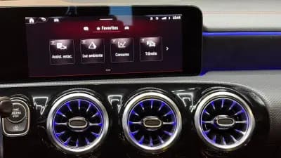 Vendo Mercedes-Benz CLA 180 2023 - 34970 EUR, 70000 km - AUTO.MOTO.pt