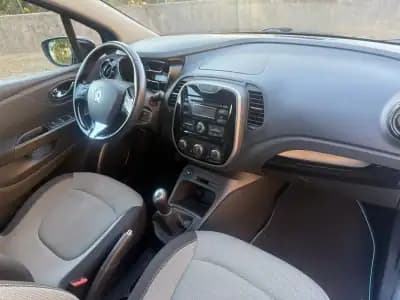 Vendo Renault Captur 2014 - 8990 EUR, 178000 km - AUTO.MOTO.pt