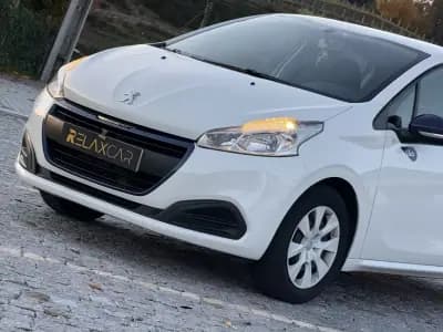 Vendo Peugeot 208 2016 - 7500 EUR, 121000 km - AUTO.MOTO.pt