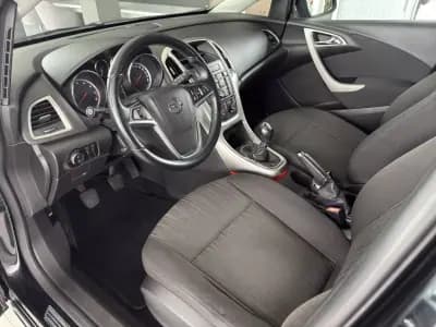 Vendo Opel Astra 2009 - 5990 EUR, 244173 km - AUTO.MOTO.pt