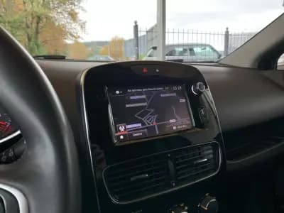 Sell Renault Clio 2018 - 11950 EUR, 83388 km - AUTO.MOTO.pt