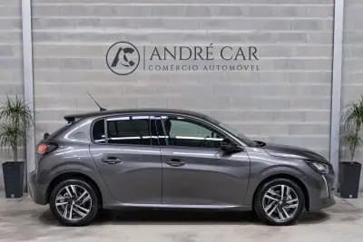 Vendo Peugeot 208 2022 - 14950 EUR, 40711 km - AUTO.MOTO.pt