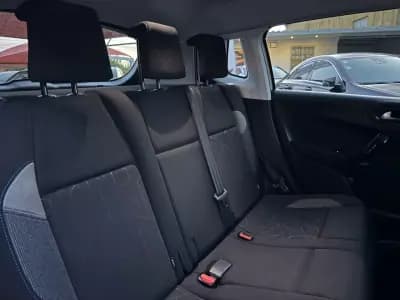 Vendo Peugeot 2008 2019 - 13250 EUR, 90000 km - AUTO.MOTO.pt