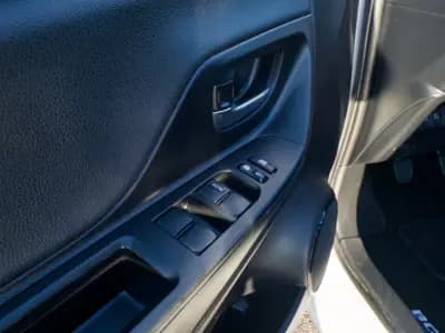 Vendo Toyota Yaris 2018 - 11990 EUR, 105000 km - AUTO.MOTO.pt