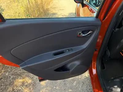 Vendo Renault Captur 2016 - 11900 EUR, 102000 km - AUTO.MOTO.pt