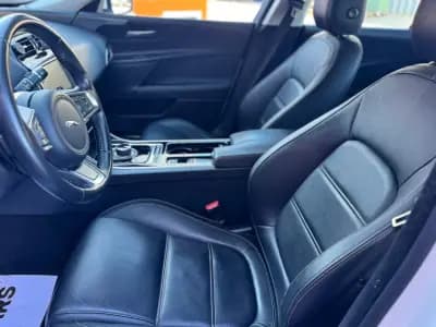 Sell Jaguar XE 2018 - 18900 EUR, 104810 km - AUTO.MOTO.pt