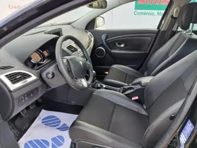 Sell Renault Mégane Sport Tourer 2017 - 7750 EUR, 141758 km - AUTO.MOTO.pt