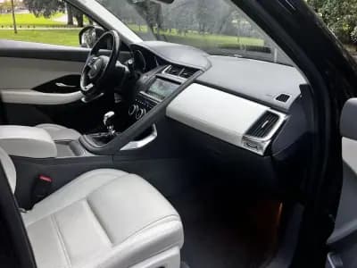 Sell Jaguar E-Pace 2018 - 29750 EUR, 77000 km - AUTO.MOTO.pt