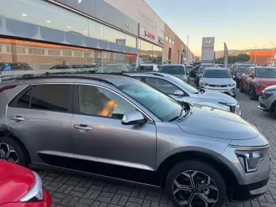 Vendo Kia Niro 2024 - 29500 EUR, 25000 km - AUTO.MOTO.pt