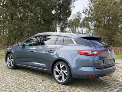 Sell Renault Mégane 2019 - 15990 EUR, 167000 km - AUTO.MOTO.pt